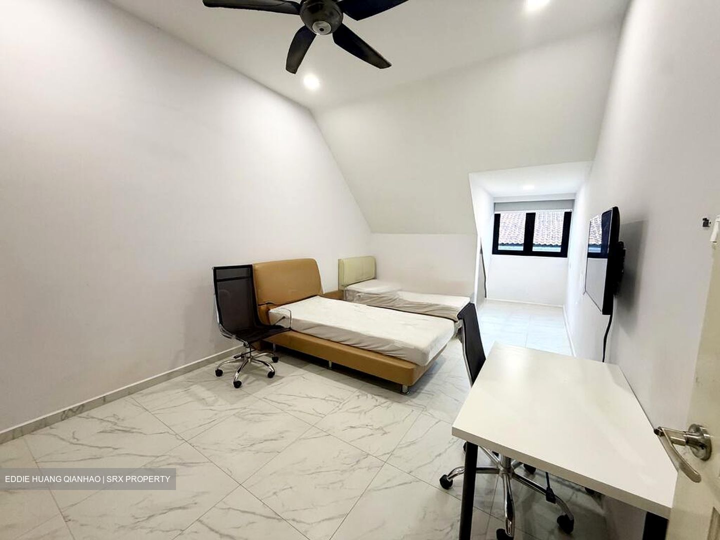 Apollo Gardens (D16), Terrace #524693091